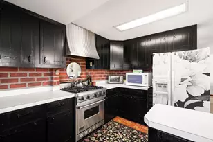 25 Macy St, Quincy, MA 02169 - Photo 11