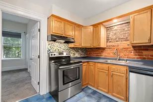72 Temple, Springfield, MA 01105 - Photo 3