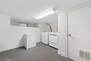 28 Elmwood St, Somerville, MA 02144 - Photo 33