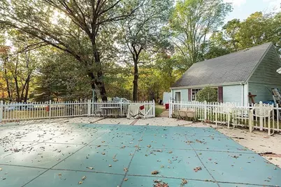 375 Russell Street, Woburn, MA 01801 - Photo 9