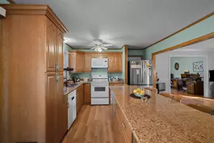 763 Wood St, Swansea, MA 02777 - Photo 9