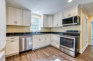 428 W Union St, East Bridgewater, MA 02333 - Photo 3
