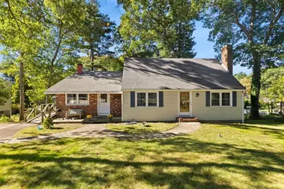 286 Pembroke St, Kingston, MA 02364 - Photo 1