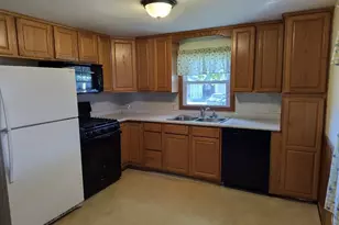 81 Beveridge Blvd, Westfield, MA 01085 - Photo 3