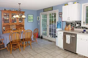 11 Dale St, East Longmeadow, MA 01028 - Photo 13