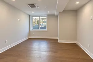 804 E 7th St, Boston, MA 02127 - Photo 5