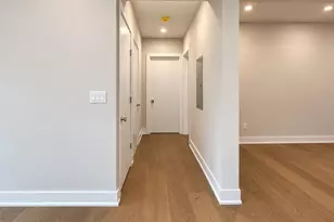804 E 7th St, Boston, MA 02127 - Photo 17