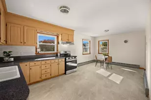 60 Sunhill Rd, Taunton, MA 02780 - Photo 9