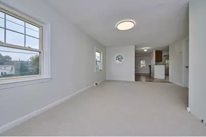 7 Lovett St, Salem, MA 01970 - Photo 3
