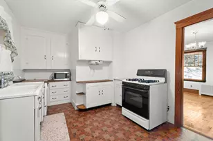 32 Whitney Ave, Beverly, MA 01915 - Photo 11