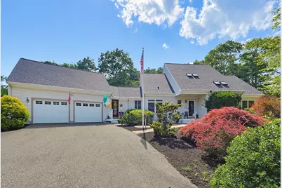 119 North St, Mattapoisett, MA 02739 - Photo 1