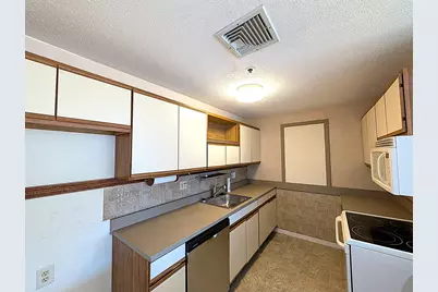 36 Dunham Rd #402, Beverly, MA 01915 - Photo 11