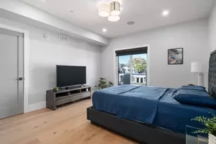 527 E 7th St, Boston, MA 02127 - Photo 11