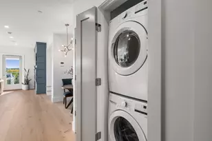 527 E 7th St, Boston, MA 02127 - Photo 15