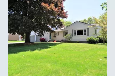 5 Bedford Dr, Grafton, MA 01536 - Photo 1