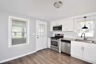 66 Curve St, Springfield, MA 01104 - Photo 13