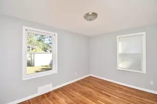 66 Curve St, Springfield, MA 01104 - Photo 17