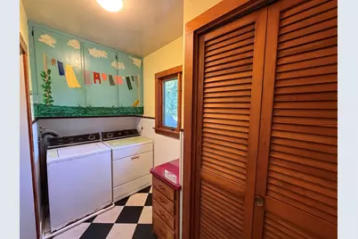 23 Phillips St, Greenfield, MA 01301 - Photo 9