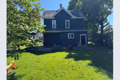 23 Phillips St, Greenfield, MA 01301 - Photo 3