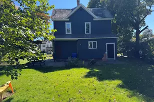 23 Phillips St, Greenfield, MA 01301 - Photo 3