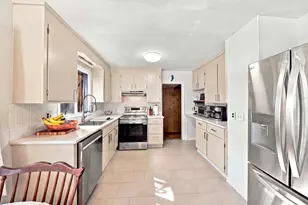 6 Alice St, Revere, MA 02151 - Photo 15