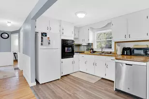 94 Cora Ave, Chicopee, MA 01013 - Photo 15