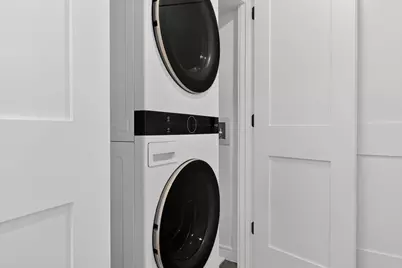 15 Clyde St #R, Somerville, MA 02145 - Photo 9