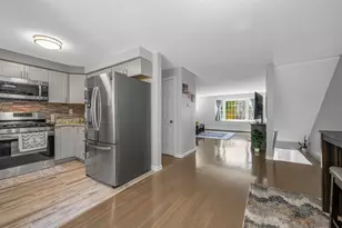 28 Meadowview Cir, Nashua, NH 03062 - Photo 13