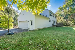 7 Emily Ln, Amherst, MA 01002 - Photo 5