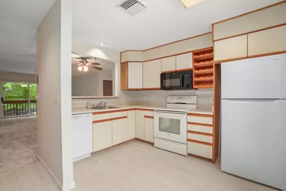 330 Sunderland Rd #22, Worcester, MA 01604 - Photo 5
