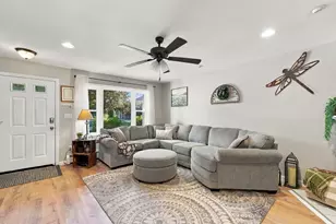 38 Walnut Cir, Merrimack, NH 03054 - Photo 5
