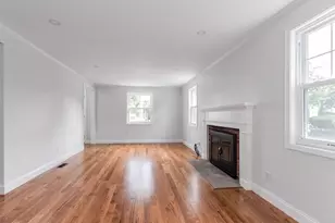 32 Centre St, Milton, MA 02186 - Photo 11