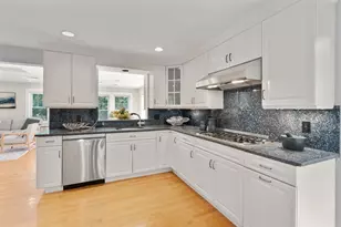 1028 Webster St, Needham, MA 02492 - Photo 5