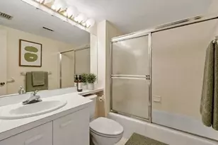321 Place Ln, Woburn, MA 01801 - Photo 7