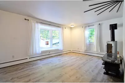 807 Highland St, Northbridge, MA 01534 - Photo 7