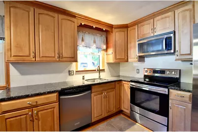 807 Highland St, Northbridge, MA 01534 - Photo 3