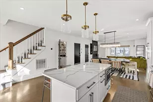65 Ashland St, Boston, MA 02122 - Photo 9