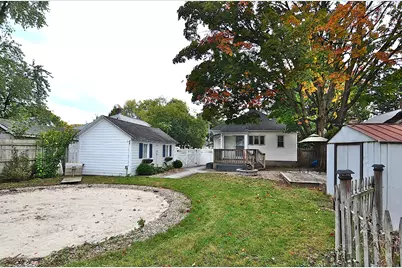 31 Barber St, Springfield, MA 01109 - Photo 7