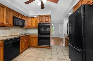 37 Eastern Point Dr, Shrewsbury, MA 01545 - Photo 9