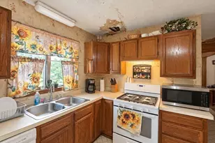 90 College St, Chicopee, MA 01020 - Photo 5