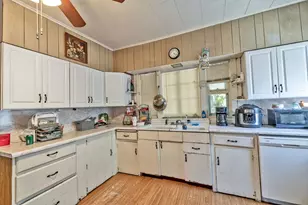 99 Hart St, Taunton, MA 02780 - Photo 5