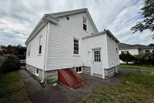 17 Raymond St, East Providence, RI 02914 - Photo 27