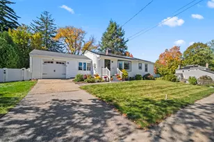 21 Hillcrest Rd, Marlborough, MA 01752 - Photo 1