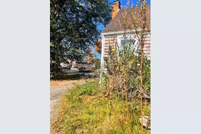 1118 Pleasant St, Bridgewater, MA 02324 - Photo 33
