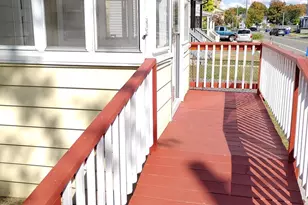 24 Bay St, Springfield, MA 01109 - Photo 3