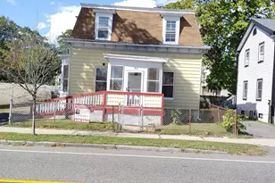 24 Bay St, Springfield, MA 01109 - Photo 1