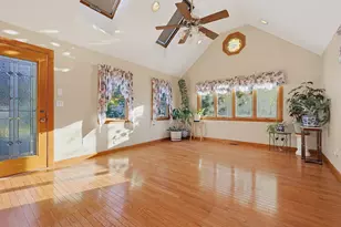 35 Matthies St, Beverly, MA 01915 - Photo 9