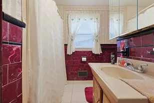 35 Matthies St, Beverly, MA 01915 - Photo 19