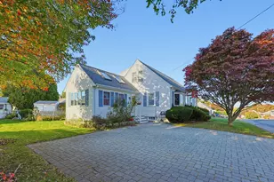 35 Matthies St, Beverly, MA 01915 - Photo 3