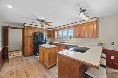26 Crowningshield Rd, Worcester, MA 01604 - Photo 9